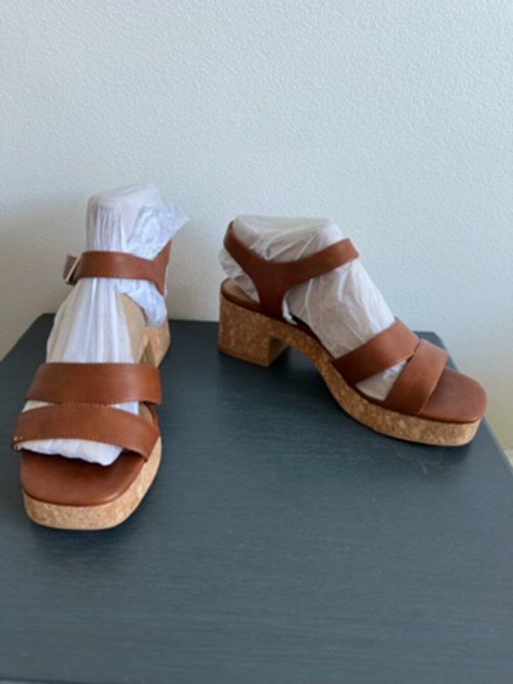 Dilia Sandal - Picture 2 of 5
